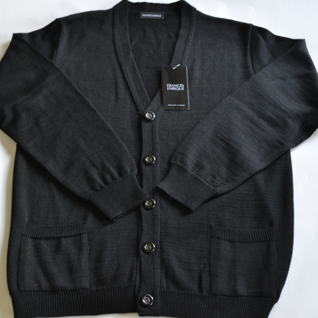 Cárdigan Negro Cuello V con Botones