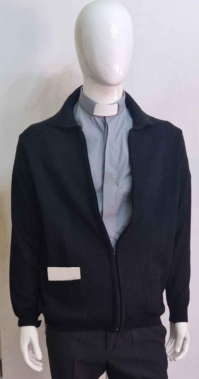 Conjunto Clerical con Chaqueta de Cremallera y Cuello